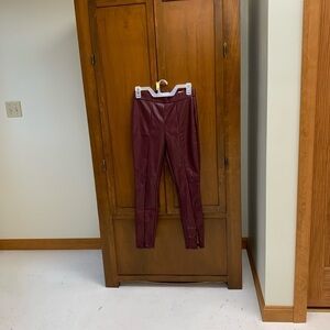 Sofia Vegara rosa jeggings vegan leather seamed front ankle zip size2 26inseam